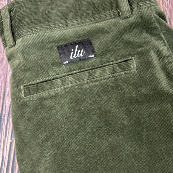 I Love Ugly -Slim Kobe Pant- Medium - Picture 2 of 12